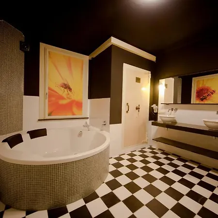 Raadhuis Dinther Suites * Heeswijk-Dinther
