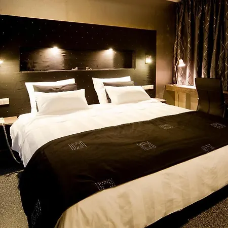 Hotel Raadhuis Dinther Suites Heeswijk-Dinther